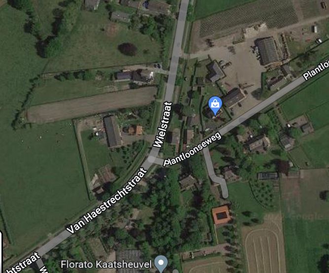 kaatsheuvel__wijk_t_hoekje__kruispunt_van_haestrechtstraat__wielstraat__plantloon_-_google_maps_-_opname_15-07-2022.jpg