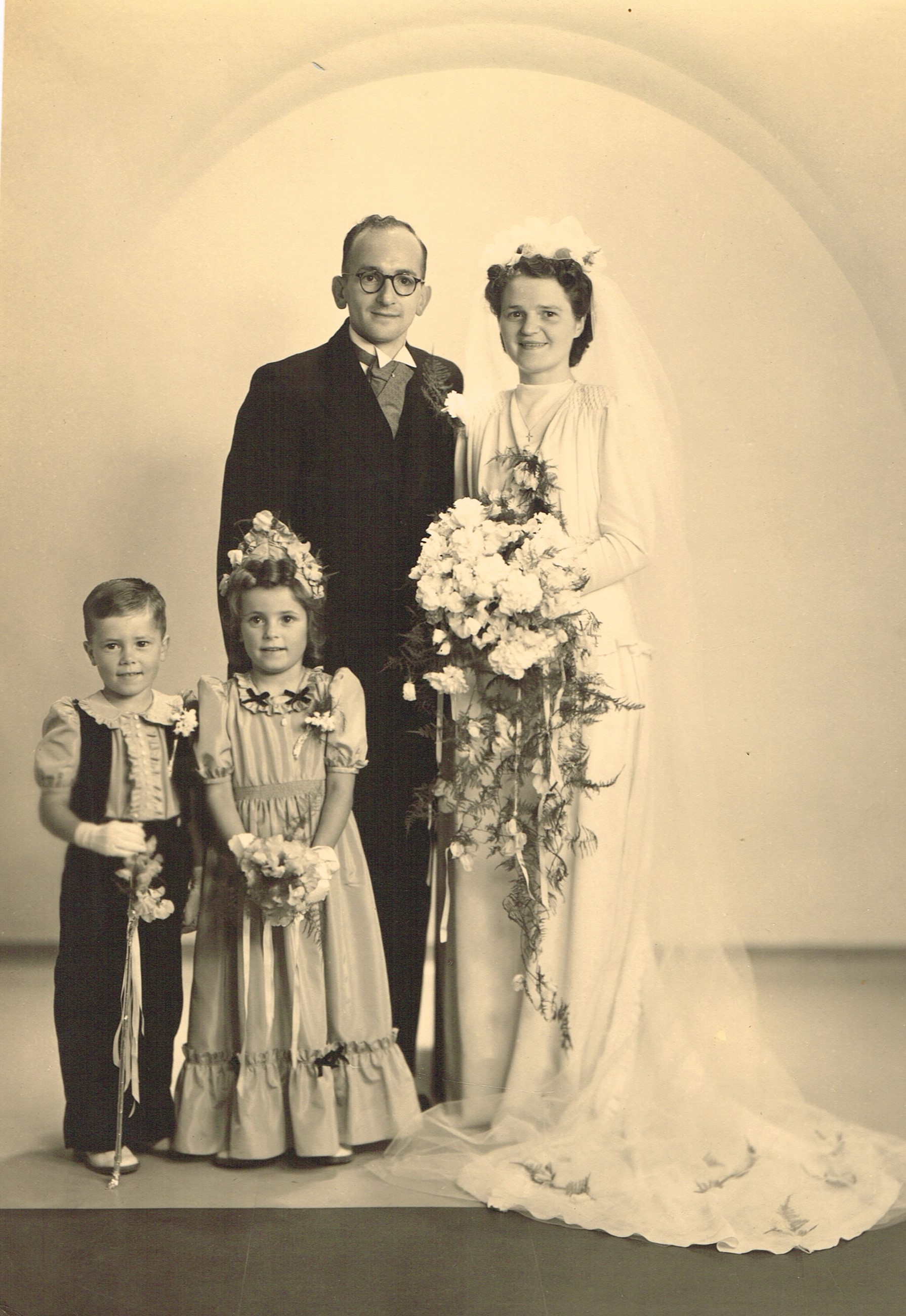 pelt_jacobus_van__en_elisabeth_van_den_brand_huwelijksfoto_van_24_juni_1948-_foto_verkregen_van_zoon_frans_van_pelt.jpg