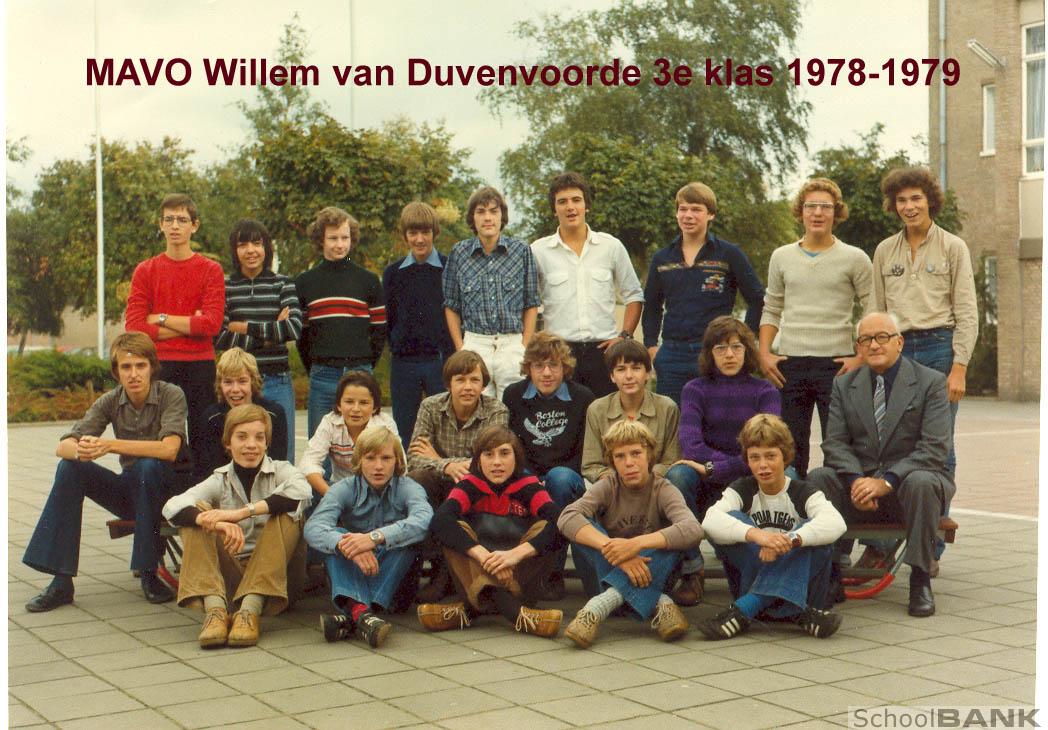 pelt_jacobus_van__op_klassefoto_van_de_willem_van_duvenvoorde_mavo_schooljaar_1978-1979_klas_3.jpg