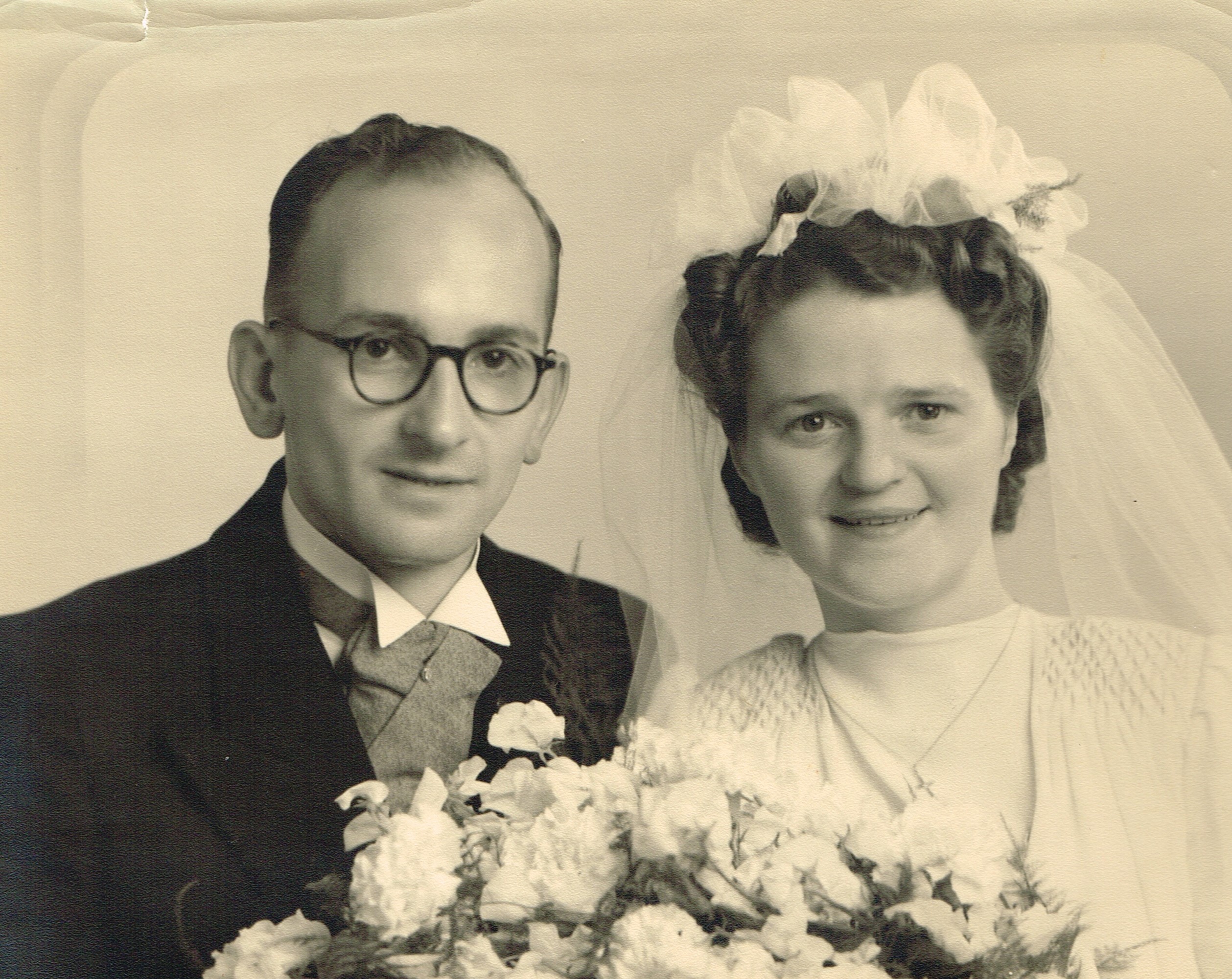 pelt_jacques_van__en_elisabeth_van_den_brand_huwelijksfoto_van_24_juni_1948-_foto_verkregen_van_zoon_frans_van_pelt.jpg